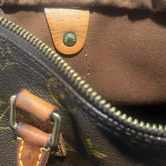 Authentic Louis Vuitton speedy bag - Picture 5 of 5